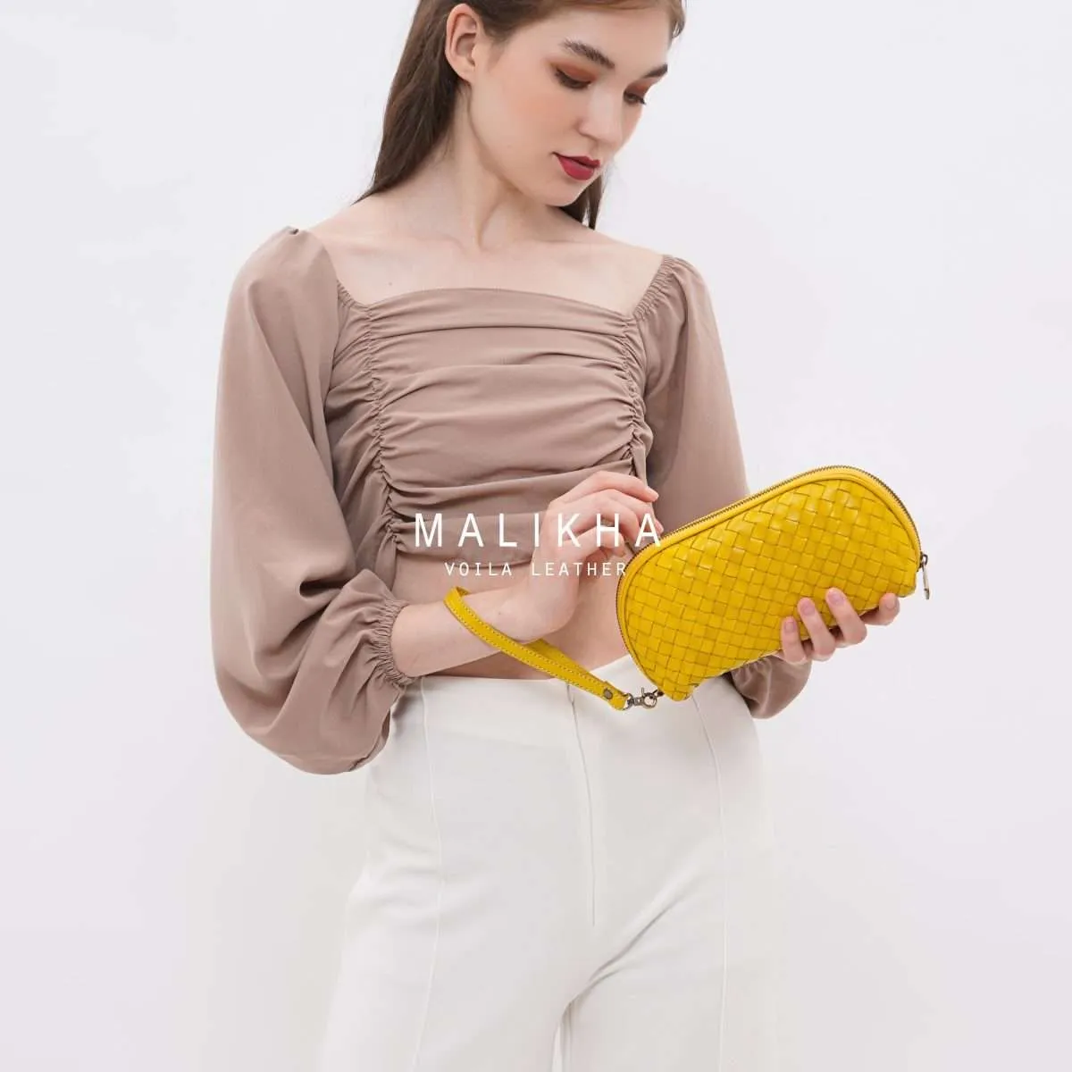 Malikha Yellow Model 3