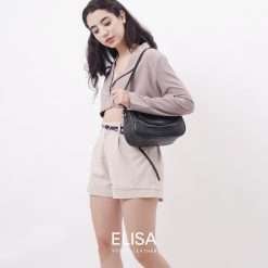 Elisa Black 1