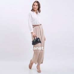Janet Black IG 10