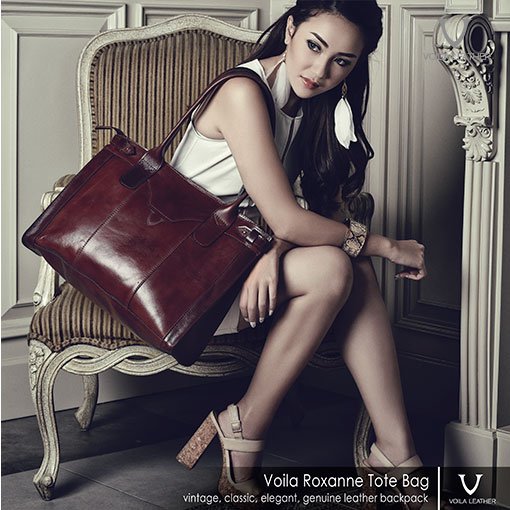 Voila leather memperkenalkan tas tote kulit seri roxanne dengan varian warna terbaru yaitu Burgundy, didesign dan dibuat untuk anda wanita pecinta tas vintage classic. Tas berukuran sedang dengan design classy, classic, simple namun sangat elegan. Dibuat dengan handmade oleh pengrajin profesional dan berpengalaman dengan pilihan bahan kulit premium menjadikan tas tote voila classic salah satu masterpiece kami.